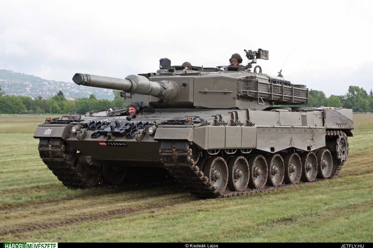 Helyszíni képgaléria - Leopard 2-es harckocsik érkeztek Budaörsre