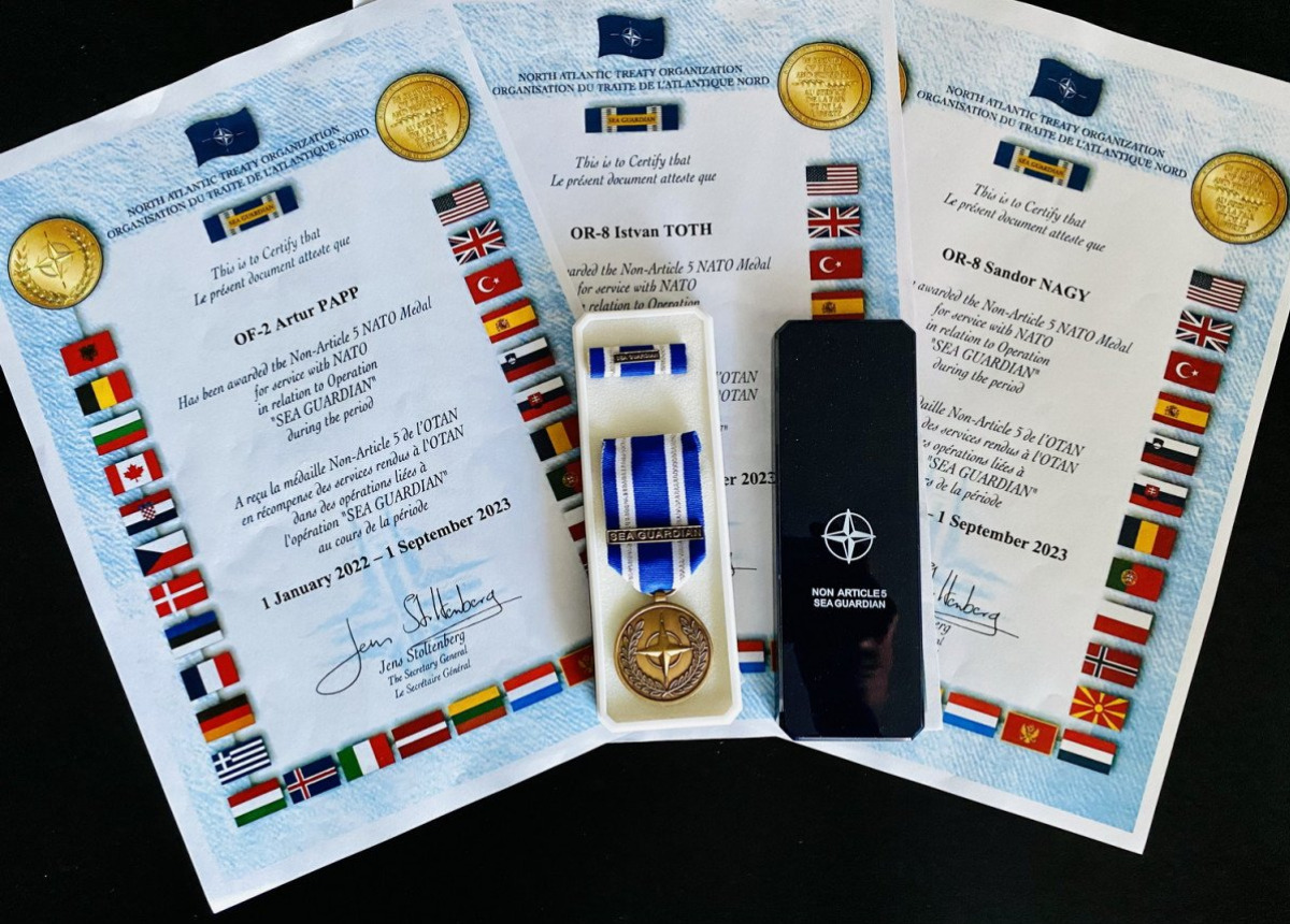 NATO kitüntetés a sikeres műveletért