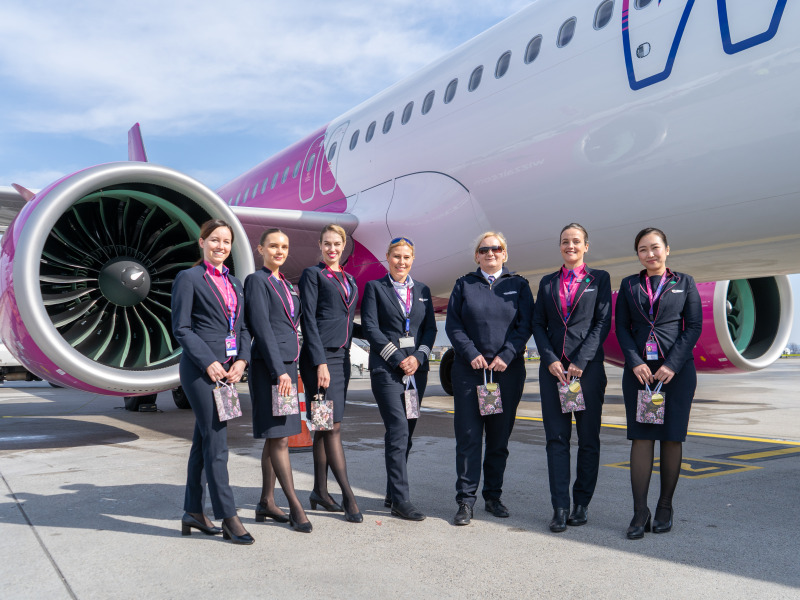 Wizz Air: Nemzetközi Nőnap női személyzetekkel